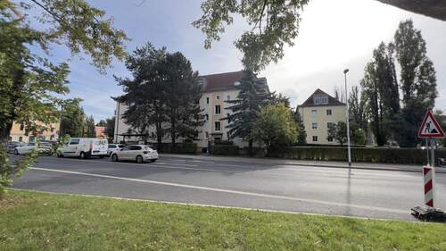 Gegenüber - 
