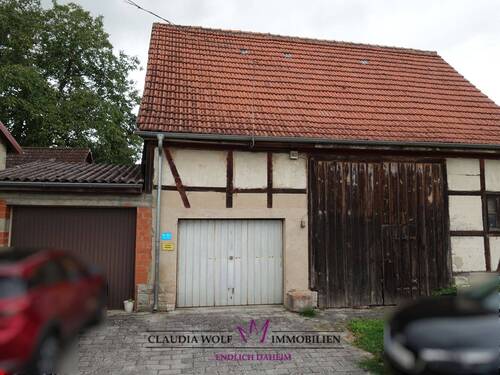 Nebengebäude mit Garagenanbau - 