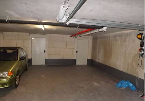 Garage mit kellerraum - 