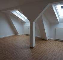 WG-geeignet: 3-Zimmer-Dachgeschosswohnung in zentrumsnaher Lage Greifswalds