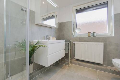 Hauptbadezimmer im 1. OG - 