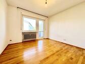 Zimmer mit Balkonzugang - 