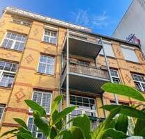 Modernisierte Altbauwohnung mit hohen Decken und lichtdurchflutetem Wohnbereich - Berlin Prenzlauer Berg