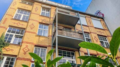 Haus außen + Balkon - 