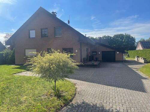 Titelbild - Großzügiges Einfamilienhaus mit weitläufigen Grundstück in Saterland