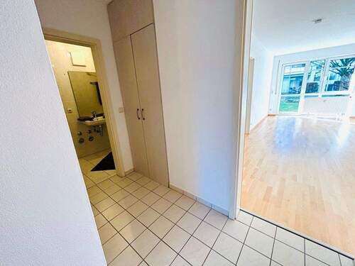 In Ihrer Diele gen Wannenbad & Wohnzimmer - 