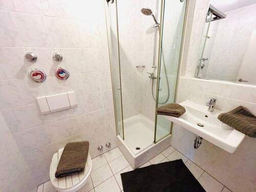 Ihr Badezimmer mit Dusche & WC - 