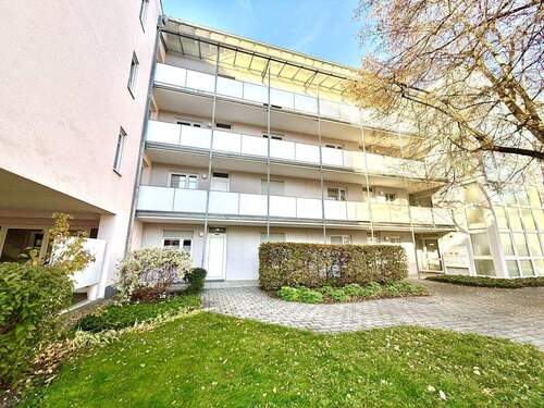 Auf dem Weg zum Eingang Ihrer Wohnung - 