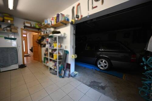 Werkstatt u. Garage für 2 PKW - 