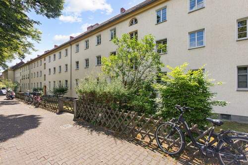 Bild 1 - Grünes Westend - 3-Zimmer Altbauwohnung direkt am Brixplatz
