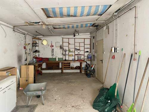 Garage - 