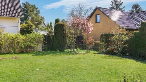 Garten - Ihr neues Zuhause: Bungalow mit Garten, Keller und Garage