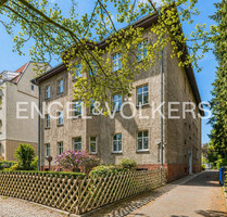 Modernisierte 2-Zimmer-Dachgeschosswohnung in begehrter Lage von Berlin-Lichterfelde
