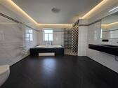 Wellness Bad im Erdgeschoss - 