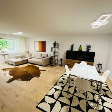 Moderner Wohnbereich - Rarität: Frisch renovierte 3-Zimmer-Wohnung mit Balkon in Schwabing