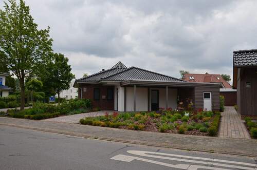 Straßenansicht - 3 Zimmer Bungalow in Bad Zwischenahn