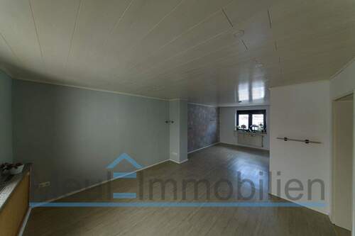 Wohn-/Esszimmer - 