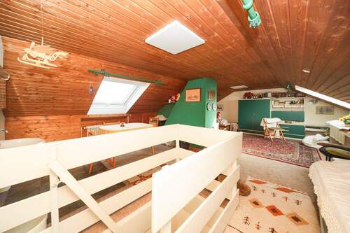 Dachgeschoss ausgebaut (Nutzfläche) - 