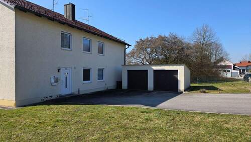 Garagen und Stellplätze - 