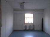 Richtung Fenster.jpg - Büro oder Lager - 155,00&nbsp;EUR Kaltmiete, ca.&nbsp; 15,50&nbsp;m&sup2;&nbsp;Wohnfl&auml;che