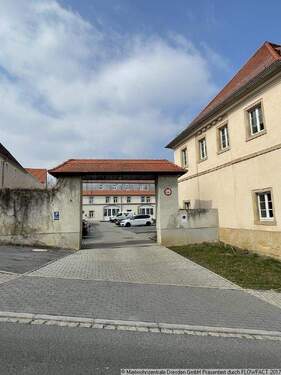 Zufahrt - Tolle 2-Raum Wohnung in Bannewitz - 