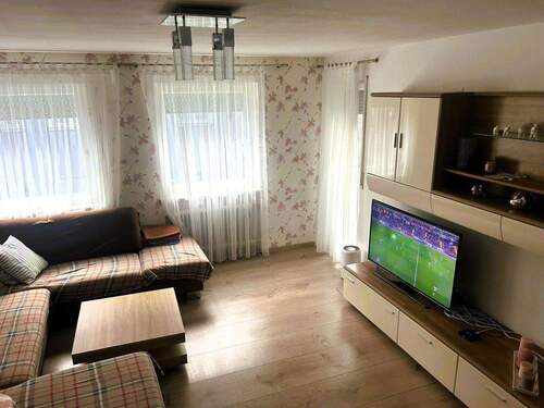 Wohnzimmer - 3 Zimmer Etagenwohnung zum Kaufen in Augsburg