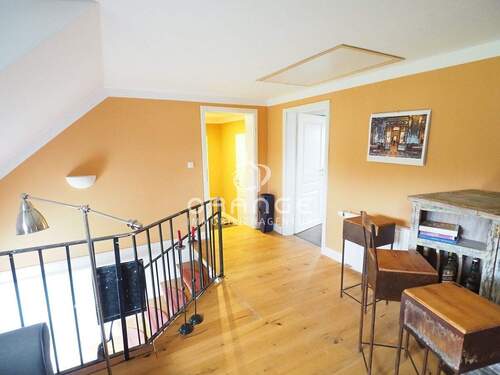 Galerie DG - * Wohnen im Grünen - Zweifamilienhaus mit großem Grundstück und viel Freiraum *