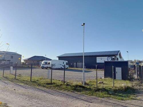 Komplett eingezäunt - Gewerbegrundstück in Ostseenähe