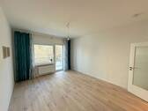 Wohnzimmer - Berlin-Tegel Reinickendorf - Ruhige 2 Zimmer mit sonnigem Ostbalkon
