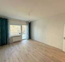 Berlin-Tegel Reinickendorf - Ruhige 2 Zimmer mit sonnigem Ostbalkon