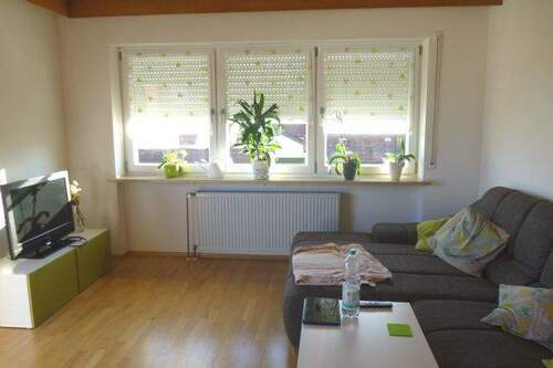 Wohnzimmer - Etagenwohnung mit 90,00 m² in Allersberg zur Miete