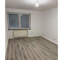 Ruhig Wohnen mit Balkon! Seitenstraße in Düsseldorf-Rath!