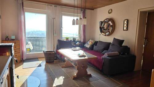 Wohnzimmer mit Schwedenofen 1. OG linke Haushälfte - 