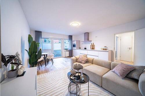 Wohnzimmer bsp. Einrichtung - Köln Altstadt-Süd: Hochwertig sanierte Wohnung im Erstbezug mit eigenem Stellplatz