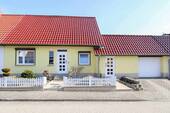 Außenansicht - Charmantes Reihenmittelhaus mit Einlieger-Ferienwohnung inklusive großem Grundstück und Garage