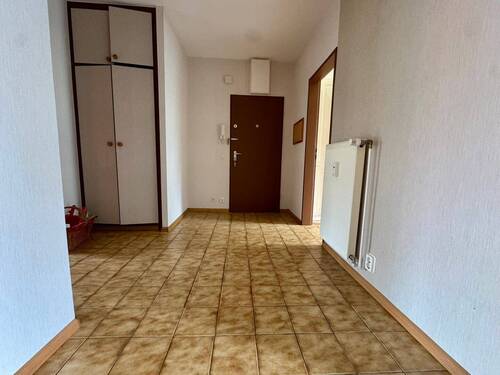 Flur mit Einbauschrank - 