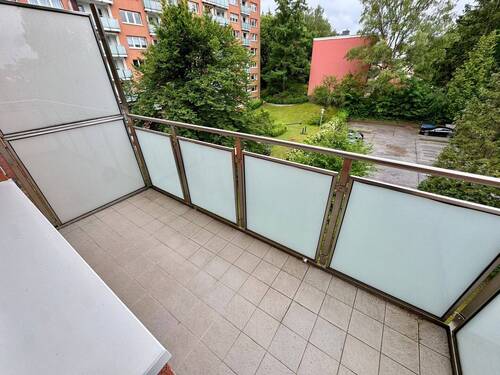 Balkon - Etagenwohnung mit 76,00 m&sup2; in Hamburg zur Miete
