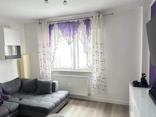 Wohnbereich Bild 2 - 3 Zimmer Etagenwohnung zur Miete in Hofheim