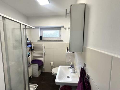 TGL-Duschbad - Etagenwohnung mit 65,00 m&sup2; in Hofheim zur Miete