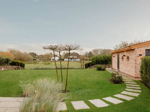 Garten - Mehrfamilienhaus, Wohnhaus mit 194,00 m&sup2; in Sylt zum Kaufen