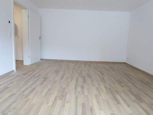 viel Platz - links gen Flur - 