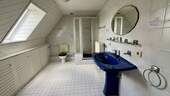 Bad im Dachgeschoss - 