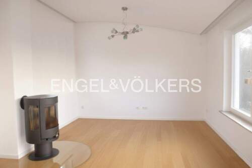 Großzügiger Wohnraum Erdgeschoss - 3 Zimmer Mehrfamilienhaus, Wohnhaus in Tübingen