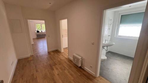 Eingangsbereich - 2 Zimmer Etagenwohnung zur Miete in Bonn-Beuel