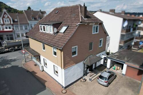 Hausansicht - 7 Zimmer Büro in Beverungen