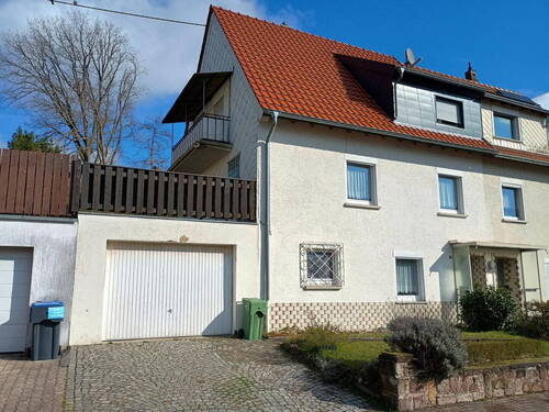 Vorderansicht 02 - 7 Zimmer Doppelhaushälfte zum Kaufen in Saarbrücken Dudweiler