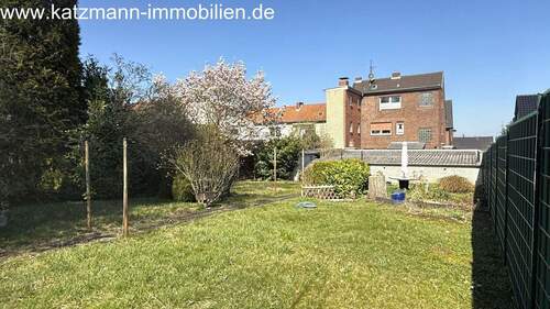 1.933 m² großes Gesamt-Grundstück (WuG + 3-FH) - 