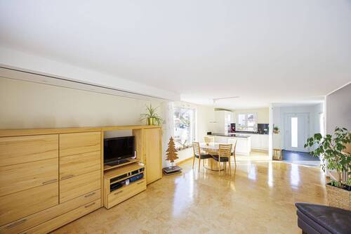 Wohnzimmer - 6 Zimmer Einfamilienhaus in Bönnigheim