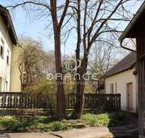 :***Perfektes Renovierungsobjekt - Mehrfamilienhaus mit drei großen Wohnungen, Garagen etc. Oder: Naturnaher Traum für die große Familie in bester Ve - Postbauer-Heng Köstlbach