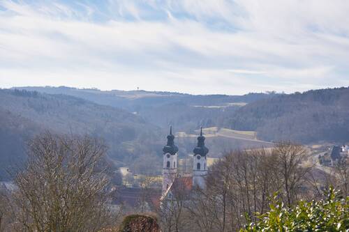 Idyllische Lage! - 4 Zimmer Mehrfamilienhaus, Wohnhaus zum Kaufen in Zwiefalten